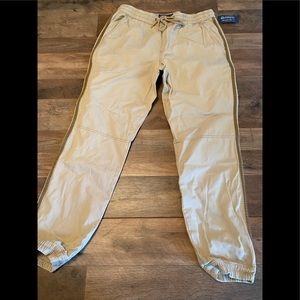 Men’s khaki joggers